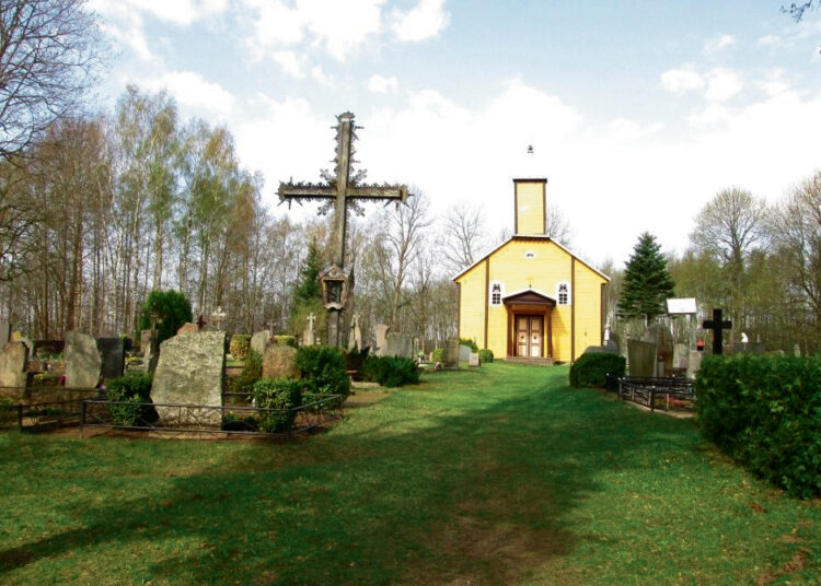 Ar sulauks rudens Deikiškių kryžius?