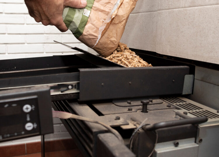 Granuliniai katilai: ar verta pasirinkti šį namų šildymo būdą?