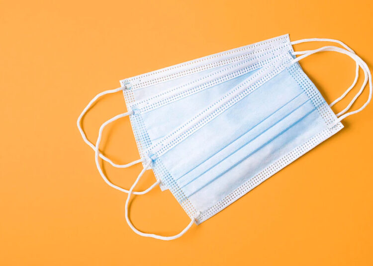 Į polikliniką – tik su kauke