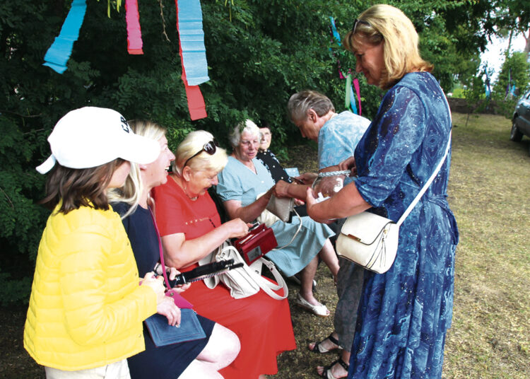 Po atlaidų surengta nuotaikinga šventė