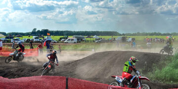 Traumos motokroso lenktynių dieną