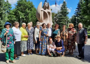 Susitiko baigę mokyklą prieš 60 metų