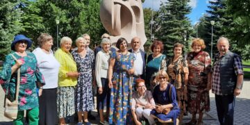 Susitiko baigę mokyklą prieš 60 metų