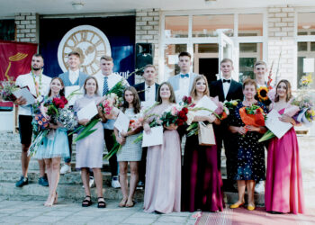 Brandos atestatai įteikti vabalninkiečiams abiturientams