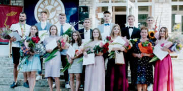 Brandos atestatai įteikti vabalninkiečiams abiturientams