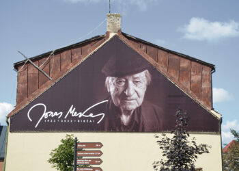 Biržus papuošė J. Meko veidas