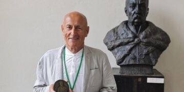 Publicistui E. Ganusauskui įteikta lietuvių kalbos gynėjo A. Macijausko premija