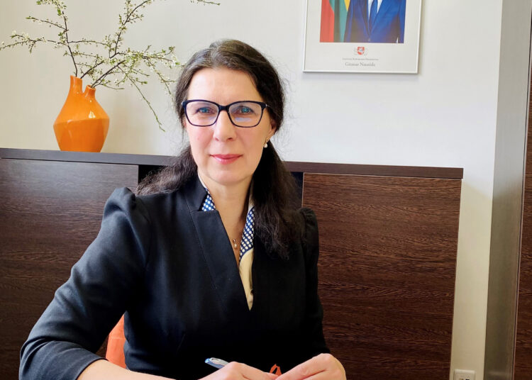 Ar saugu žaisti moterų korta?