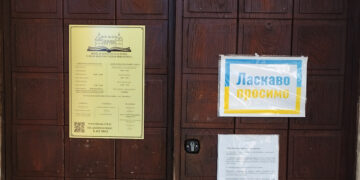 Policija tirs, kas plėšo ukrainietiškus užrašus