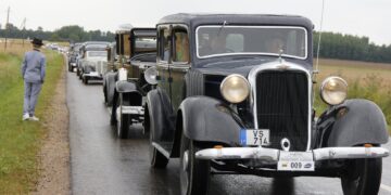 Festivalyje „Nesenstanti klasika“ – 100 įspūdingų automobilių