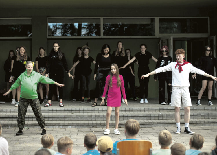 Nemunėlio Radviliškio gyventojai vaišino stovyklautojus