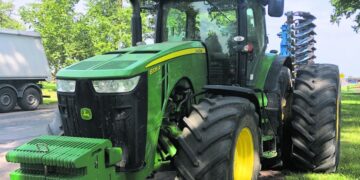 Ūkininkas traktoriaus gaisrą tarsi nujautė