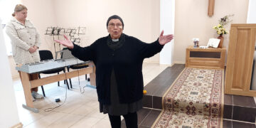 Paskirtos kunigės pirmos pamaldos