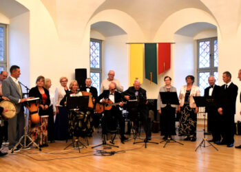 „Senjorų arbatėlės“ klubo naktišokiai davė garo