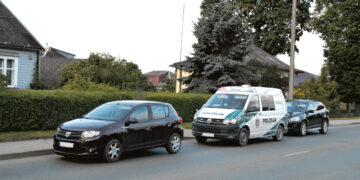 Valdininkas tėškėsi veidu į purvą