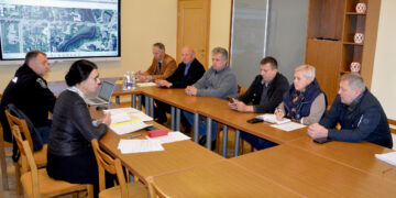 Kam skirtas veidrodis Kilučiuose ir kokius svorius galės atlaikyti Gulbinų kelio asfaltas?