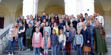 Pasaką dovanojo jaunieji keramikai