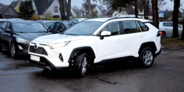 Naujas automobilis pagaliau pasiekė pirkėją