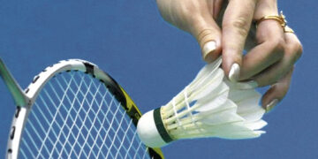 Visus kviečia žaisti badmintoną