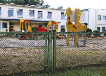 Rakinami vaikų darželių vartai ir statomos vaizdo stebėjimo kameros