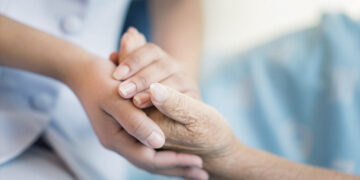 Socialiniai darbuotojai renkasi ne administracinį darbą