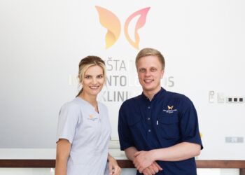 Odontologai įspėja, kaip nesuklysti renkantis dantų implantus