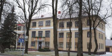 Pasitarime – apie pinigus, darbus ir nuopelnus