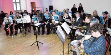 Kai dūdos skamba, patrankos tyli