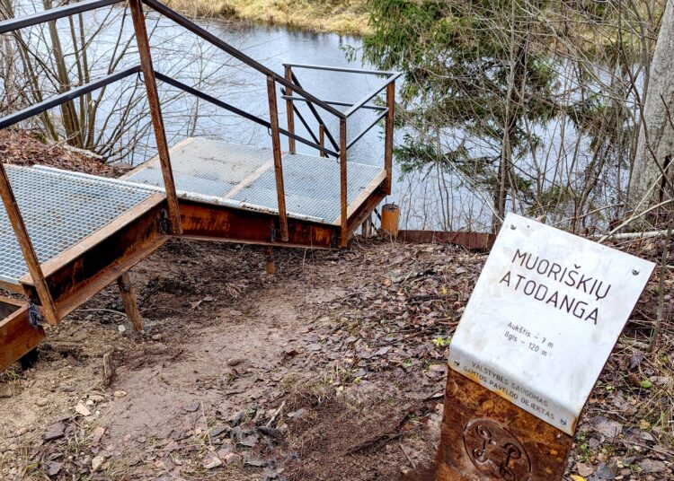 Pastatė gamtos paveldą žyminčius ženklus