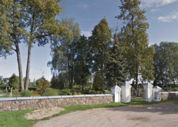 Šunis pavedžioti… į kapines