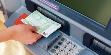 Bankomate prarado šimtą eurų