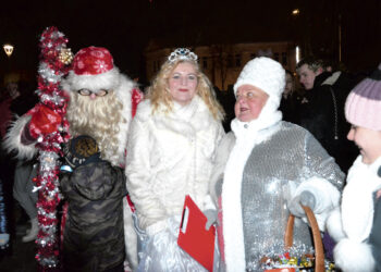 Miesto kalėdinė eglė – su užuomina į Niujorką