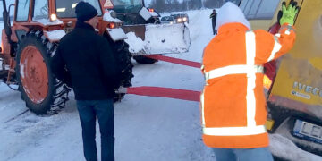 Mokyklinis autobusiukas nuvažiavo nuo kelio