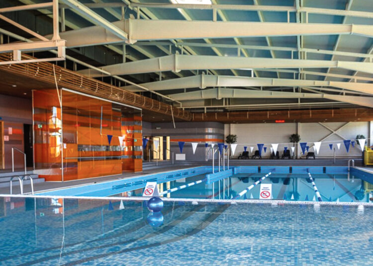 Pasvaliečiai kviečia atvykti į baseiną