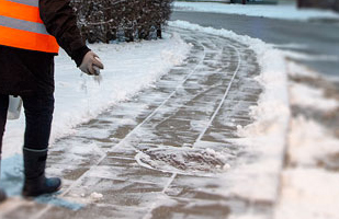 Rūpinosi pabarstyti gatvę Rinkuškiuose