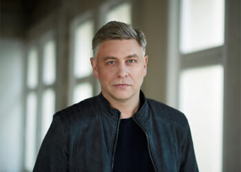 Šliaužianti vidutinybių revoliucija