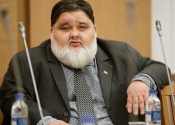 Bandau apginti Skvernelį