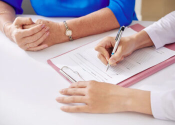 Sekretorės pareigas palieka prieš Kalėdas