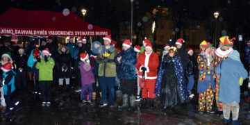 Lietus ir ledas šventinio bėgimo nesužlugdė