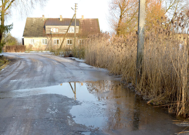 Vanduo kaupiasi Tiškevičių gatvėje