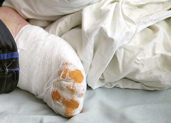 Į ligoninę pateko apšalęs ir išsekęs