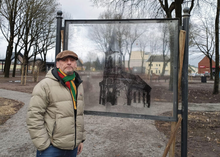 J. Janonio aikštėje – informaciniai stendai