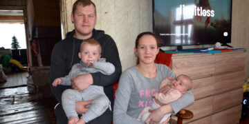 Keliai, kuriuos stengiasi įveikti keturis mažylius auginanti šeima