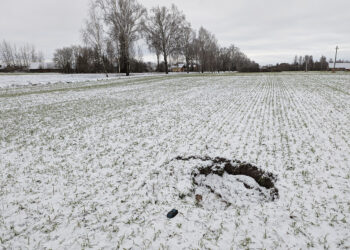 Karsto įgriuva šalia Likėnų