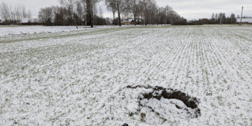 Karsto įgriuva šalia Likėnų