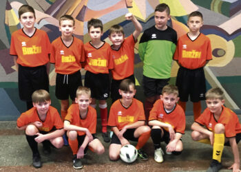 Jaunieji futbolininkai varžosi salės futbolo čempionate