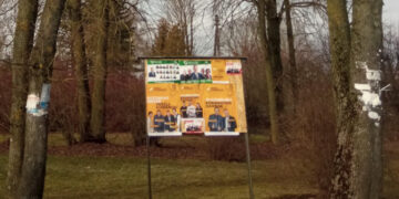 Kratiškių kaimas pagaliau turi skelbimų lentą