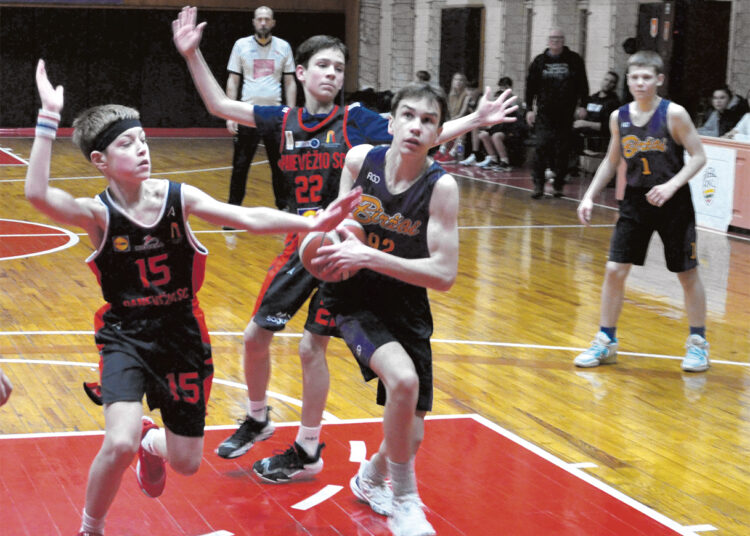 Biržiečiai tęsia kovas U14 berniukų krepšinio čempionate