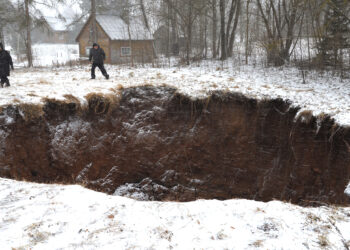 Atsivėrė nauja smegduobė