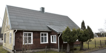 Ugnimi gąsdinamas kaimas gyvena baimėje